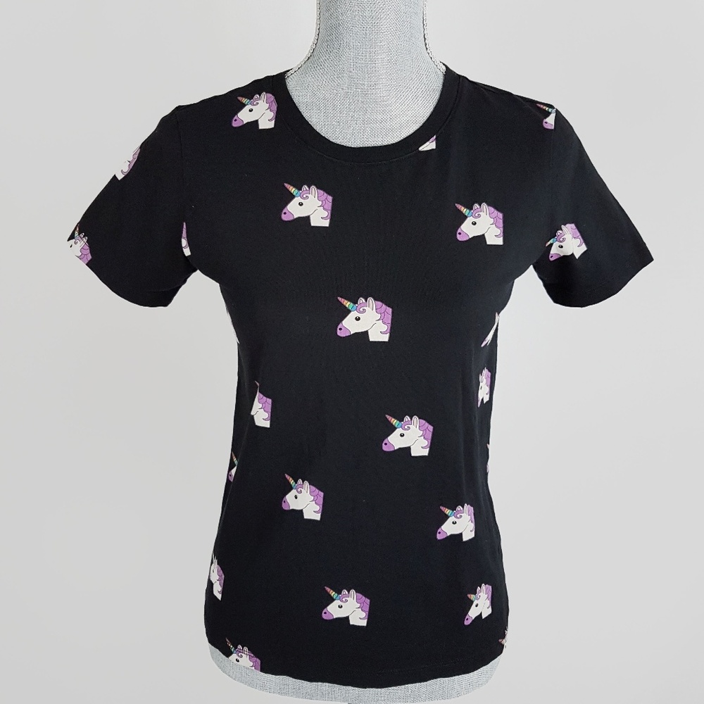 Forever 21 Black Unicorn Printed Tee Size M
